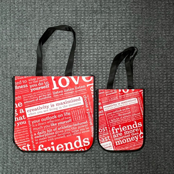 Assortment of Lululemon shopping bags, women’s, large and small - Picture 2 of 4